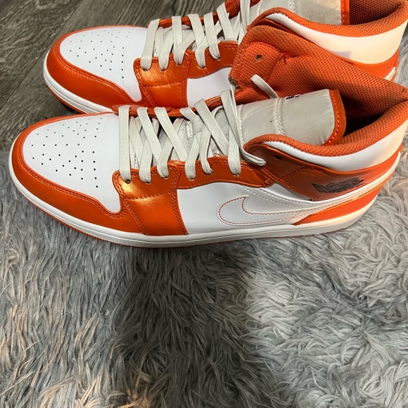 Jordan 1 mids metallic orange vnds - Picture 4 of 9